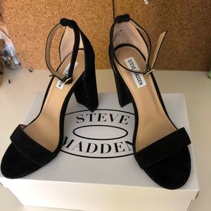 Steve Madden Carrson Black Sued heels
